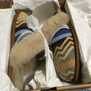 UGG Shoes - Ugg slippers UGG Shoes - Ugg slippers